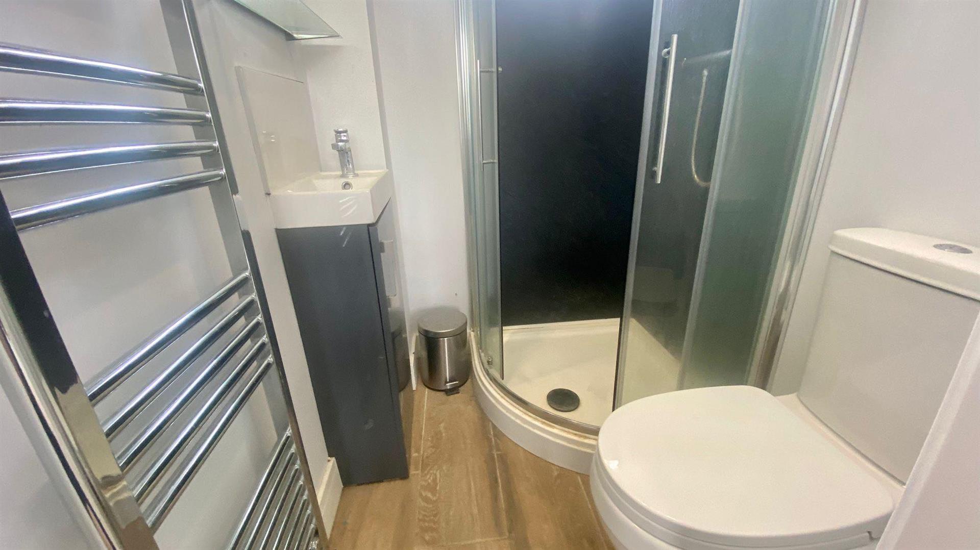 Room Hexby Close in Coventry