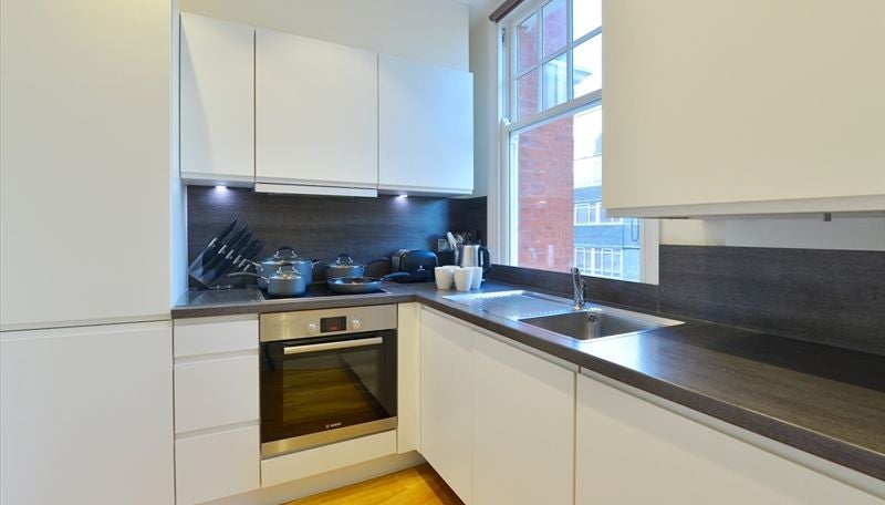 Flat Hammersmith Broadway in Greater London