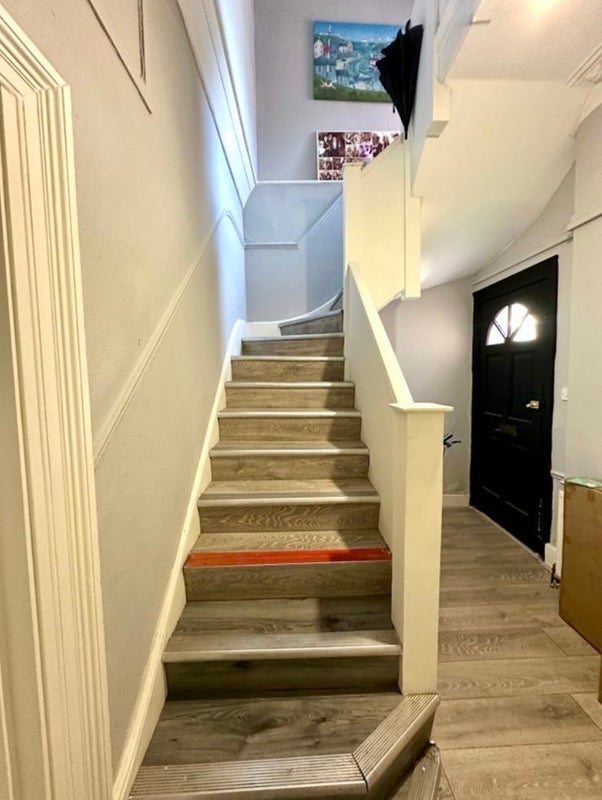 Room Sylvan Avenue in Greater London