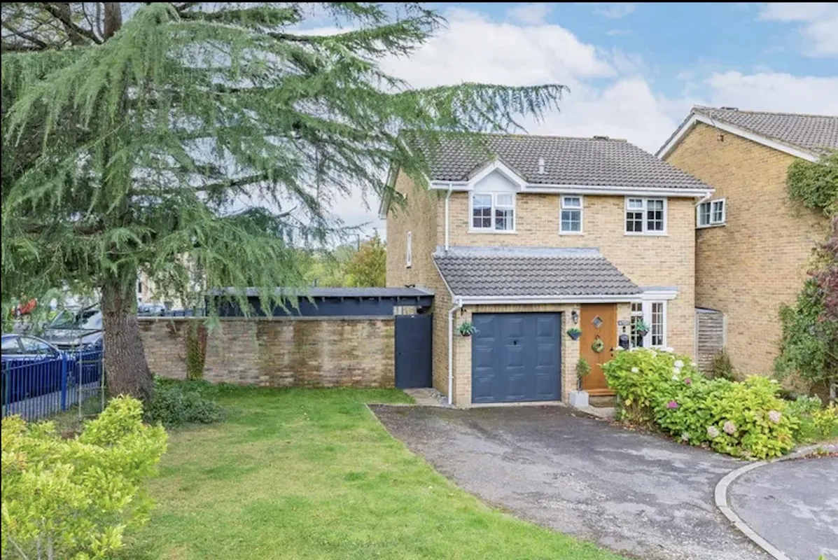 House Blackberry Avenue in Bristol