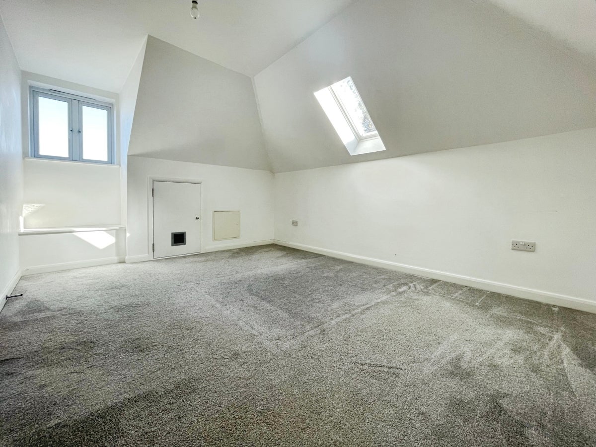 Flat New Street in Ashford