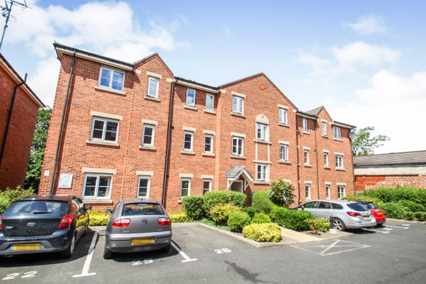 Flat Abbots Mews in Leeds