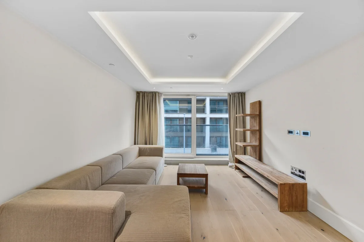 Flat Radnor Terrace in Greater London