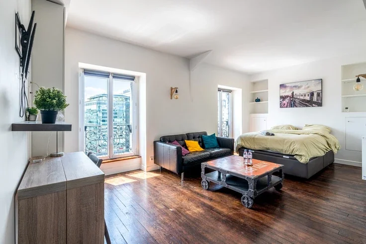 Flat Avenue Charles de Gaulle in Neuilly-sur-Seine