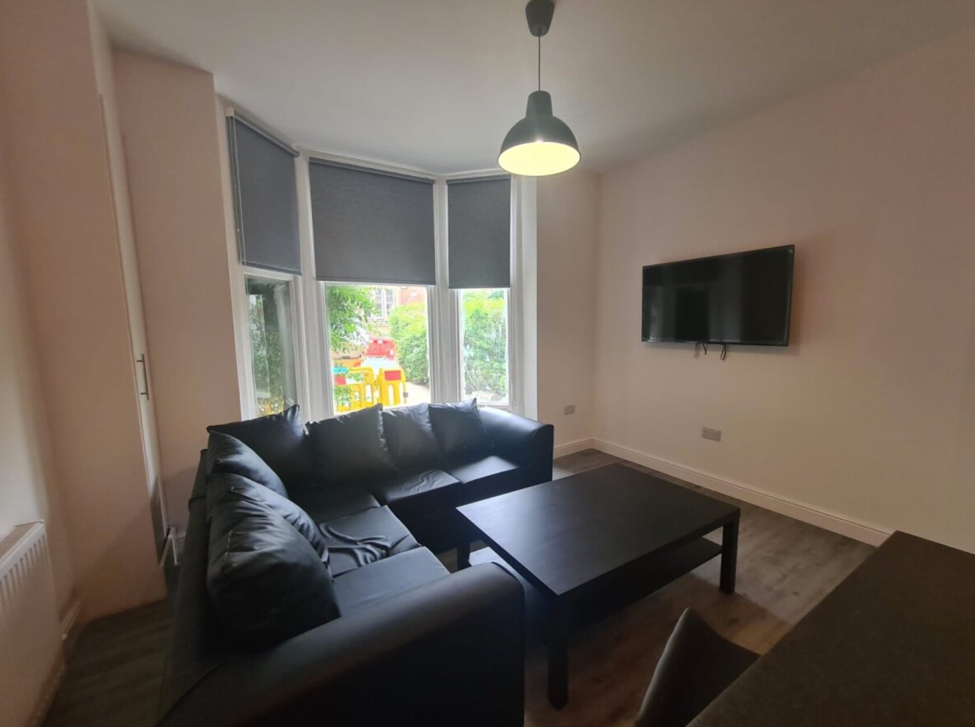 Flat Clarendon Road in Leeds