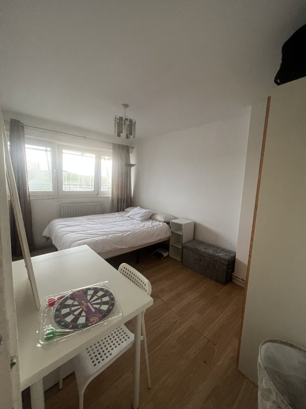 Room Nectarine Way in Greater London