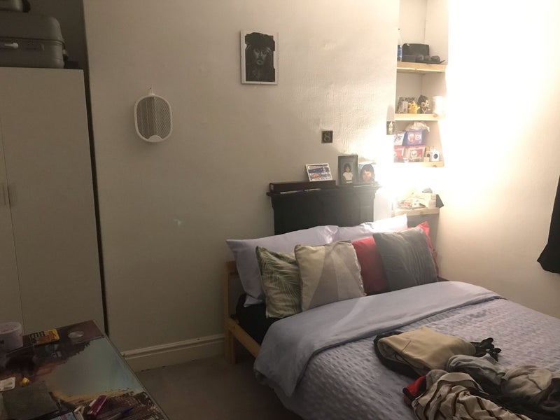 Room Replingham Road in Greater London