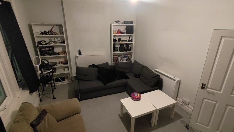 Room Replingham Road in Greater London