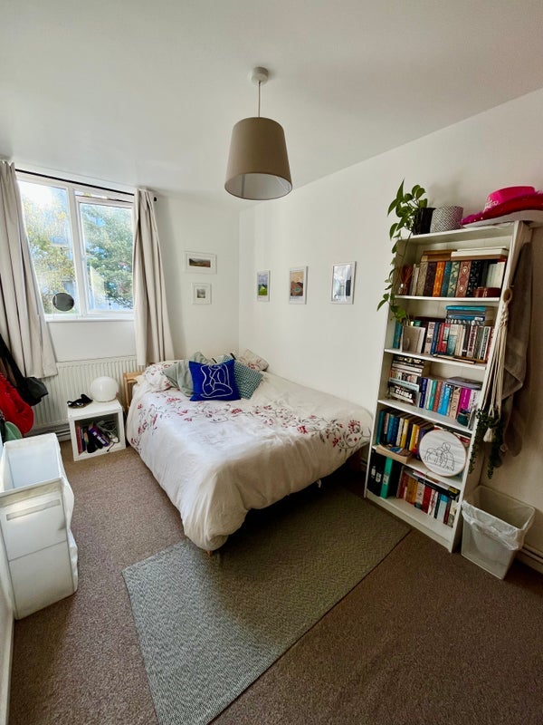Room Warley Street in Greater London