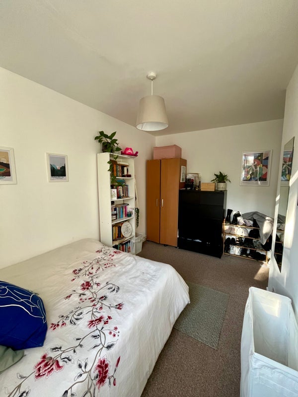 Room Warley Street in Greater London