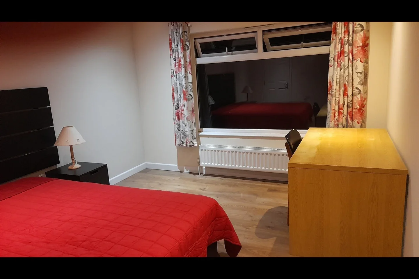 Room Valley Road in Greater London