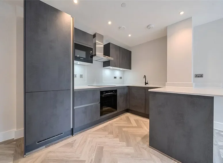 Flat Cockfosters Road in Greater London