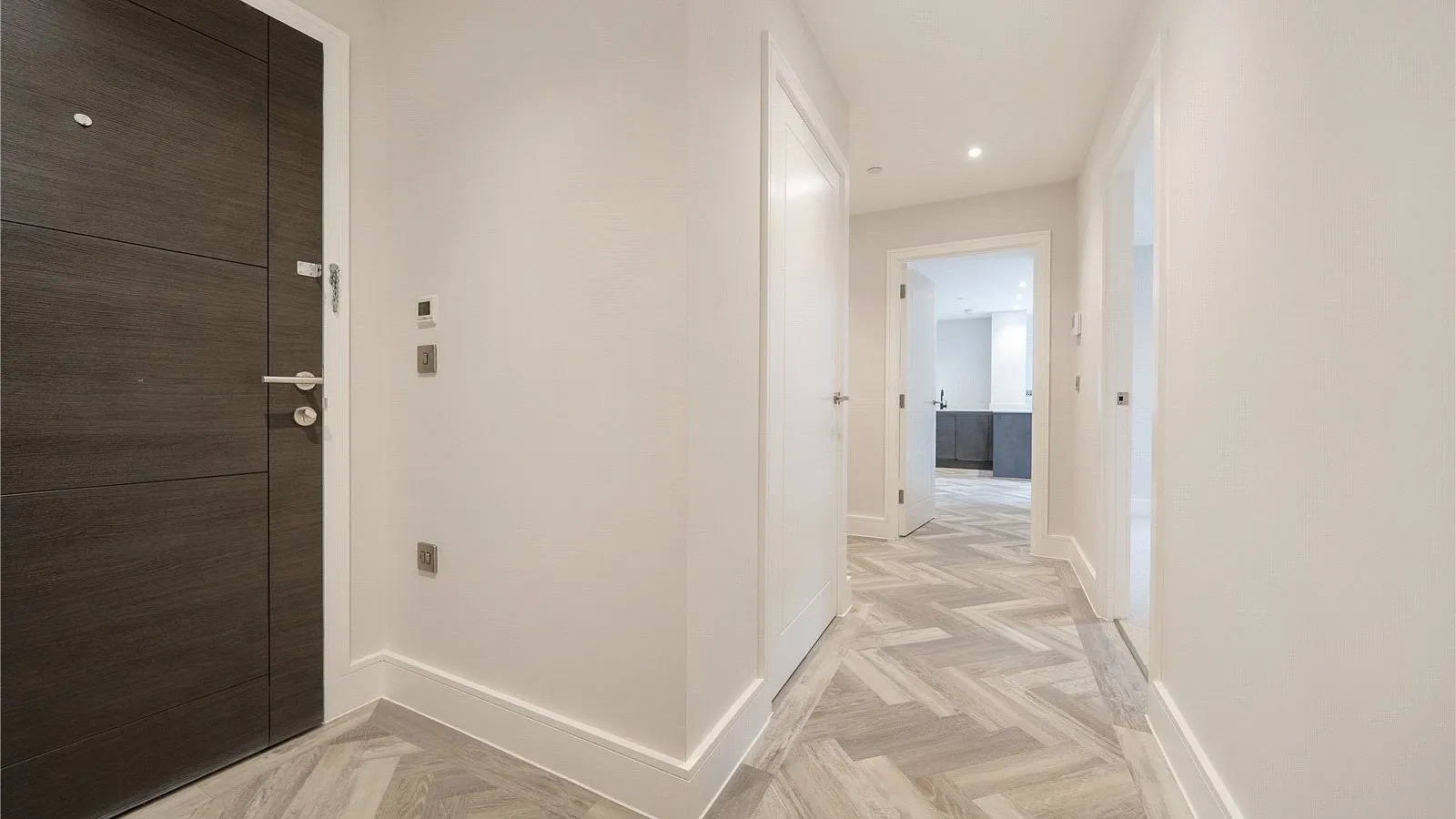 Flat Cockfosters Road in Greater London