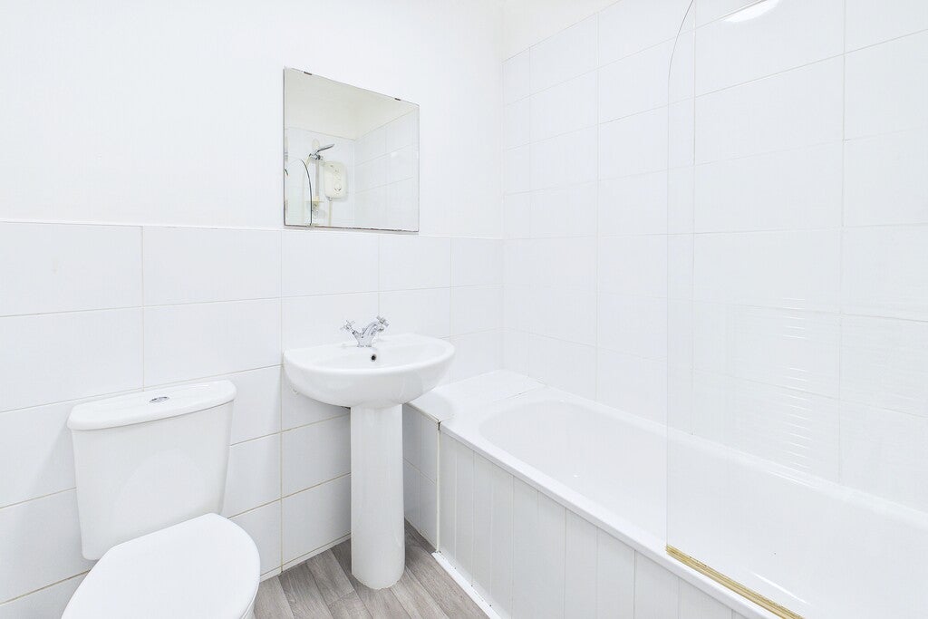 Flat Kilbowie Road in Clydebank
