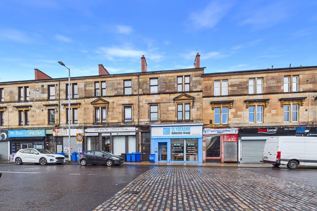Flat Kilbowie Road in Clydebank