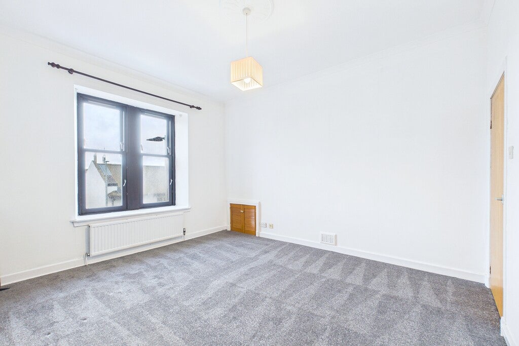 Flat Kilbowie Road in Clydebank