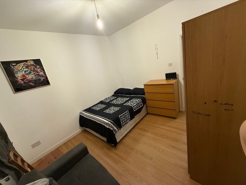 Room Westmoreland Road in Greater London