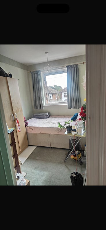 Room Thirlmere Gardens in Greater London