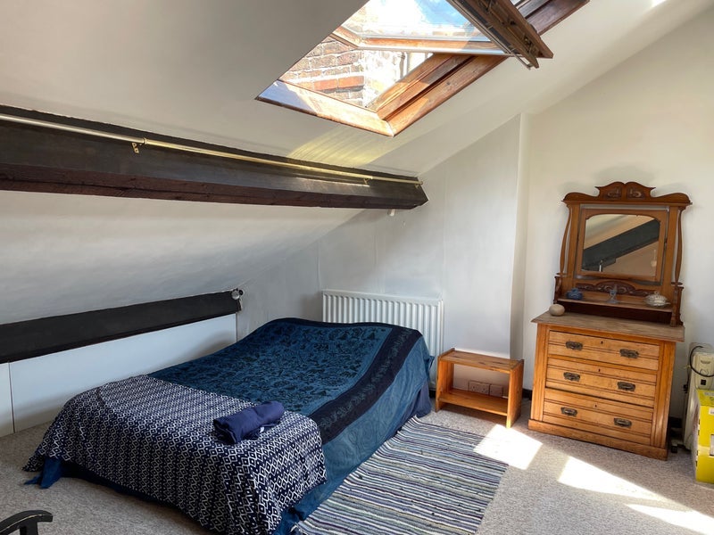 Room Sydenham Avenue in Liverpool