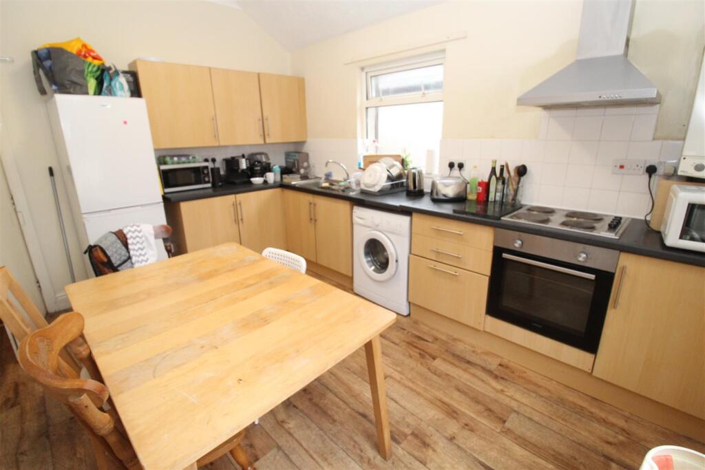 Flat Crwys Road in Cardiff