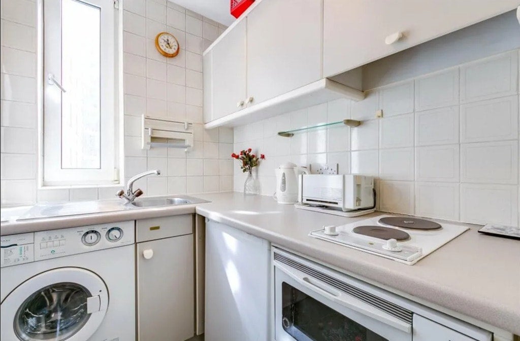 Flat Sloane Avenue in Greater London