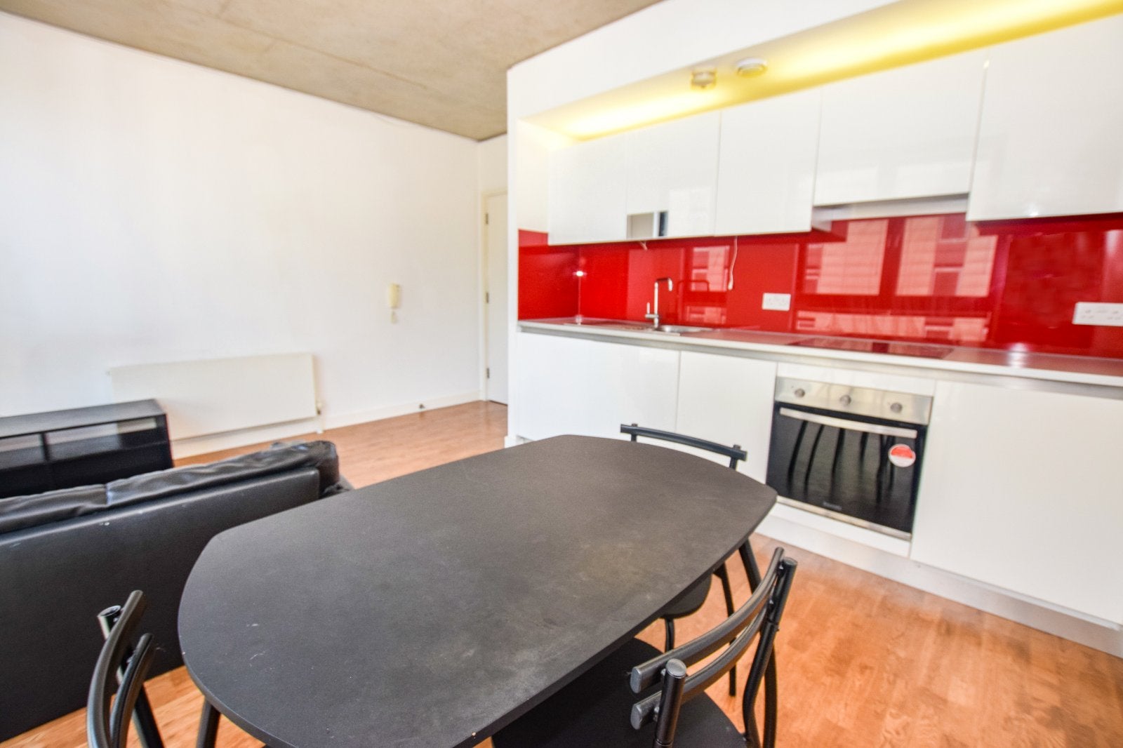 Flat Lampwick Lane in Manchester