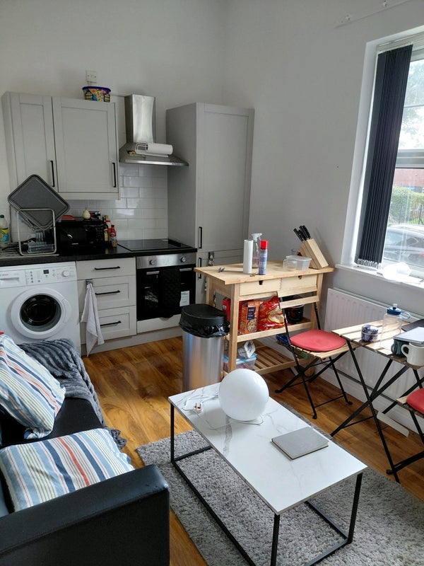 Flat Seymour Road in Manchester