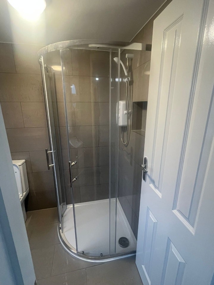 Room Broadwater Road in Greater London