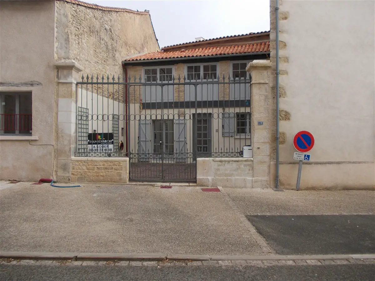 Maison D 5 à Pamproux