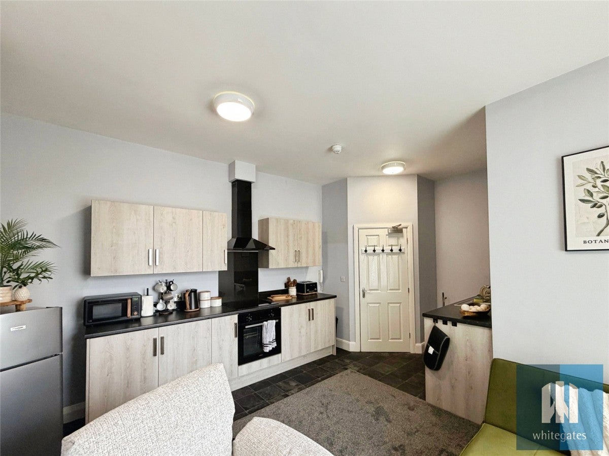Flat New North Road in Kirklees