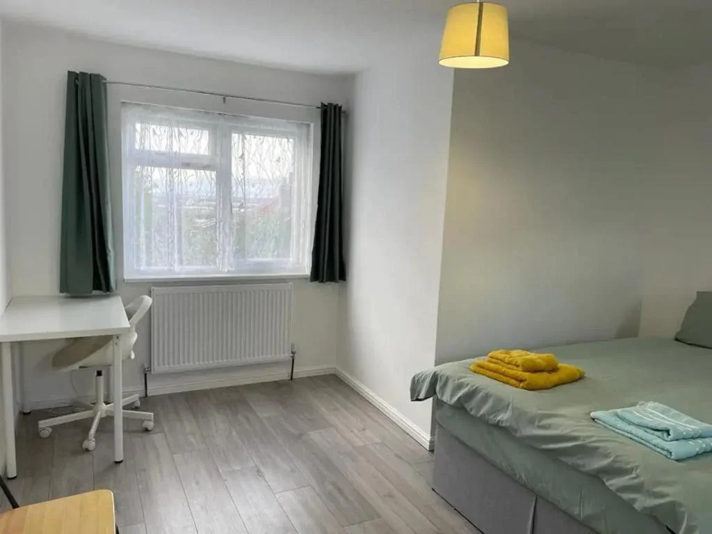 Room Fremantle Road in Greater London