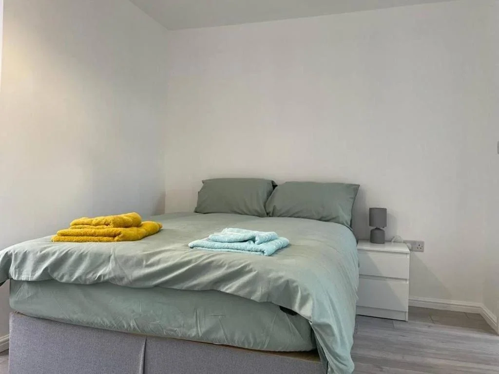 Room Fremantle Road in Greater London