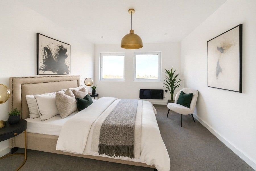Flat Rosemount Avenue in Woking