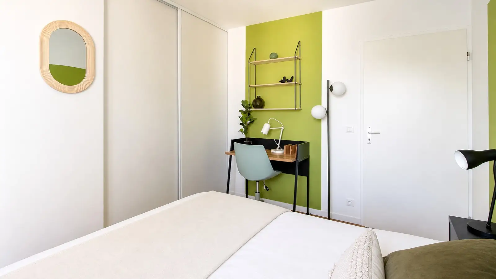 Room Rue de la Vallée de Bailly in Vert-Saint-Denis