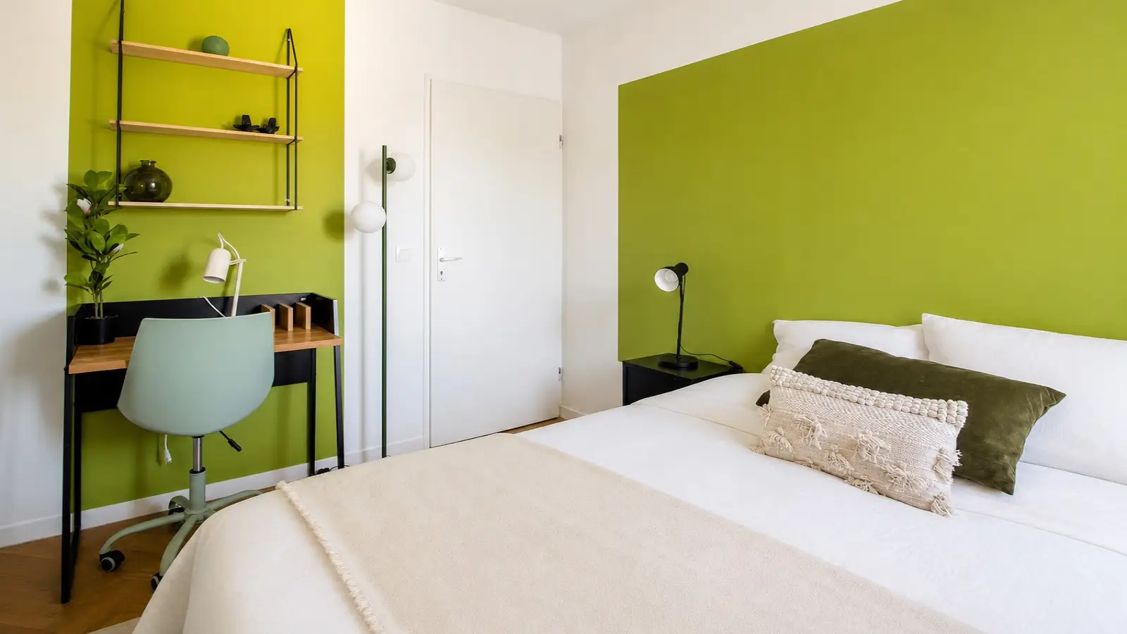 Room Rue de la Vallée de Bailly in Vert-Saint-Denis