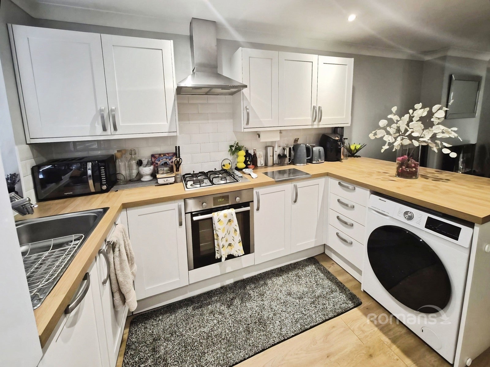 House Frogmore Close in Slough