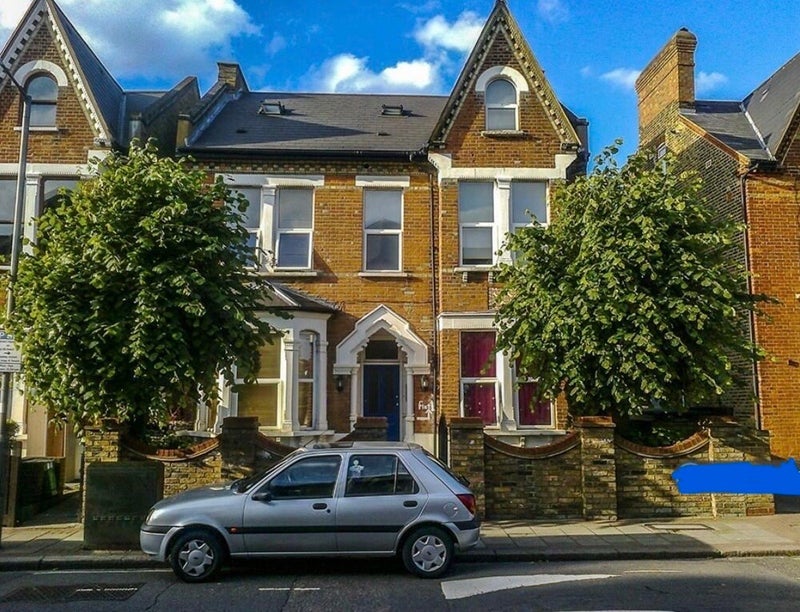 Room Longley Road in Greater London