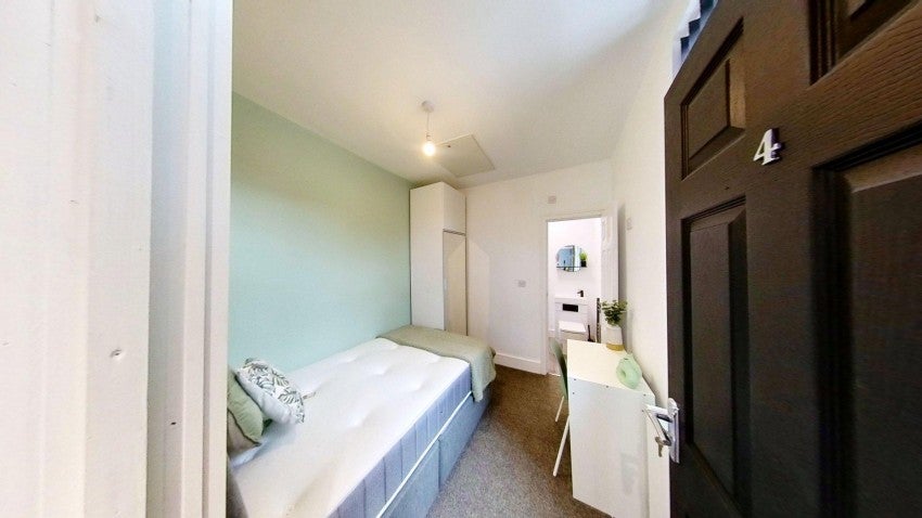 Room Curzon Road in Leicester