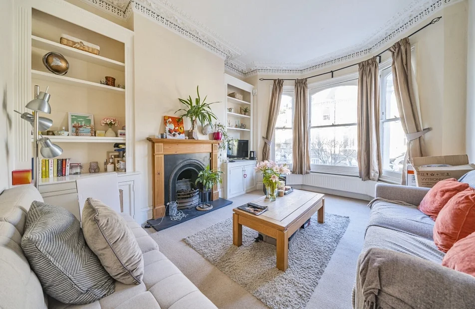 Flat Beauchamp Road in Greater London