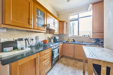 Flat Beauchamp Road in Greater London