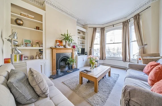 Flat Beauchamp Road in Greater London