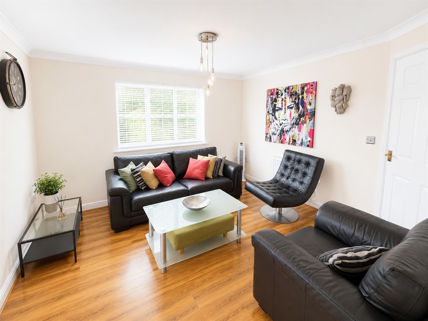 Flat Caspian Way in Purfleet-on-Thames