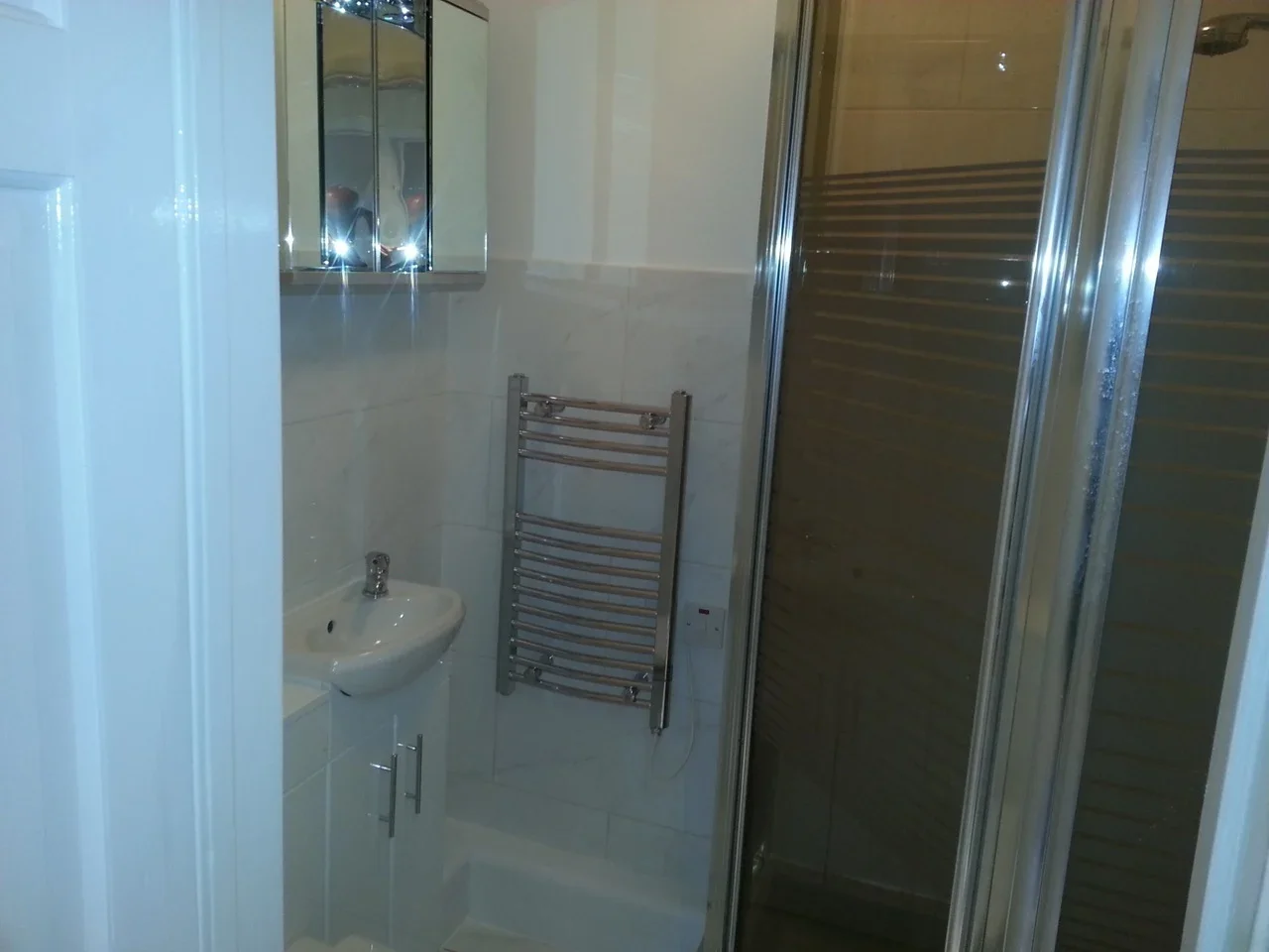 Flat Thames Side in Borough of Spelthorne