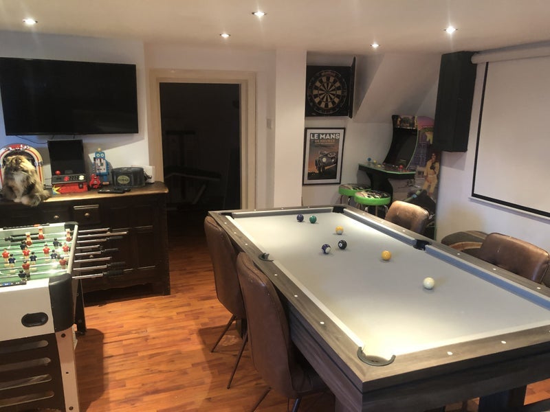 Room Shay Lane in Wakefield