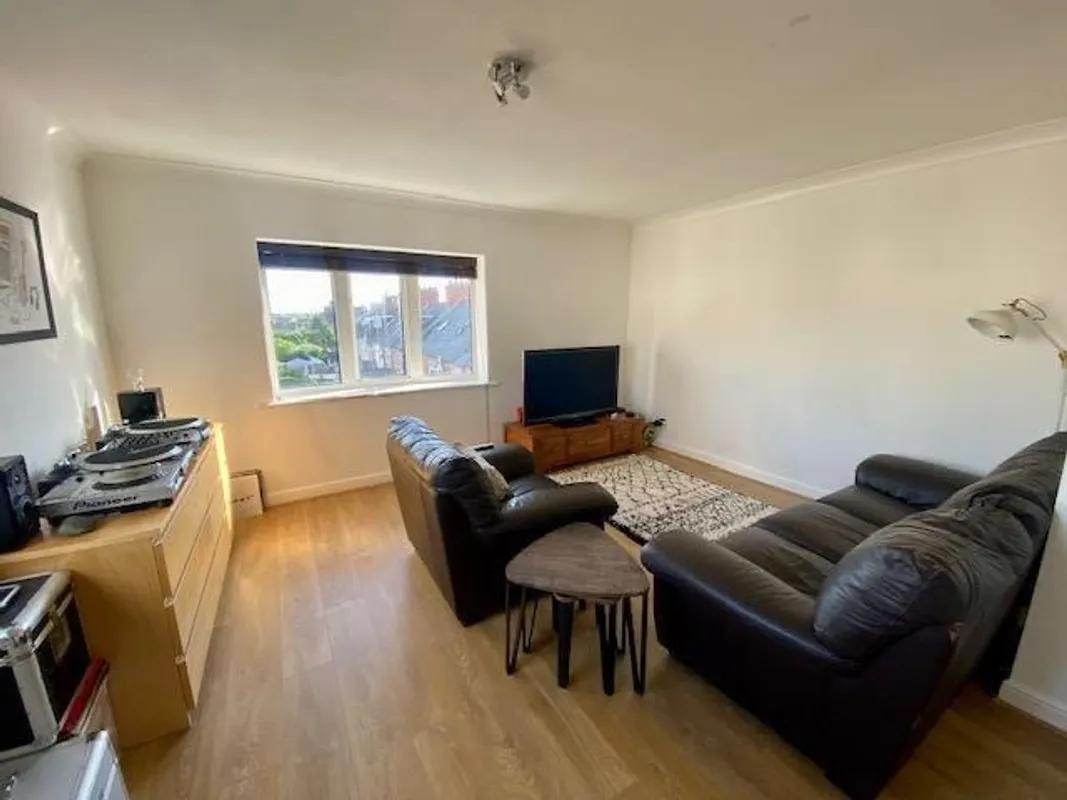 Flat Arthur Street in Hinckley and Bosworth