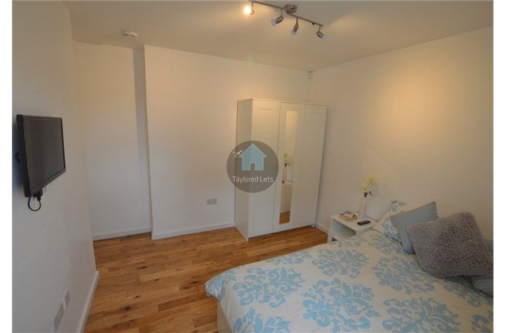 Flat Heaton Road in Newcastle upon Tyne