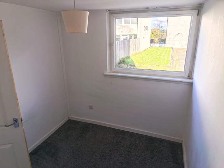 House Wallbrae Road in Cumbernauld