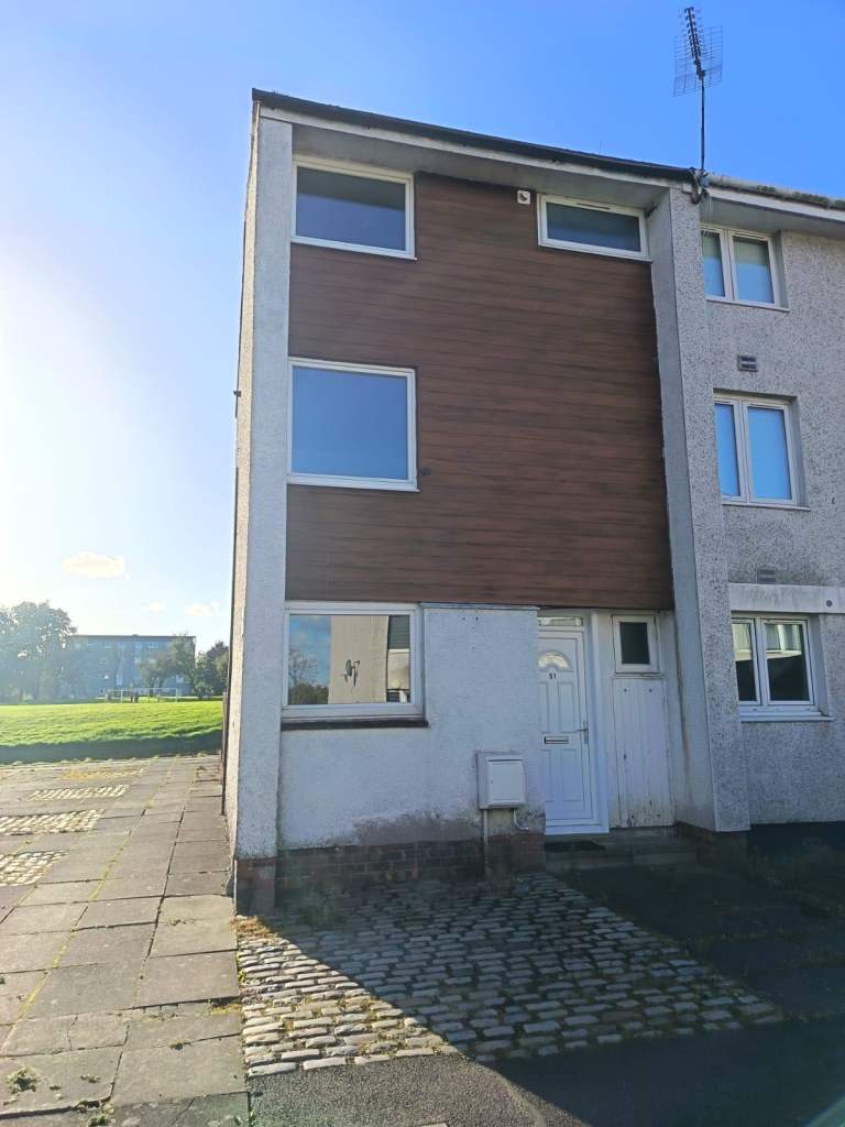 House Wallbrae Road in Cumbernauld