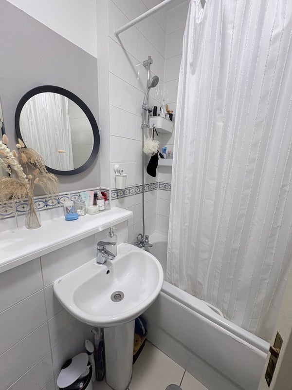 Room Plover Way in Greater London