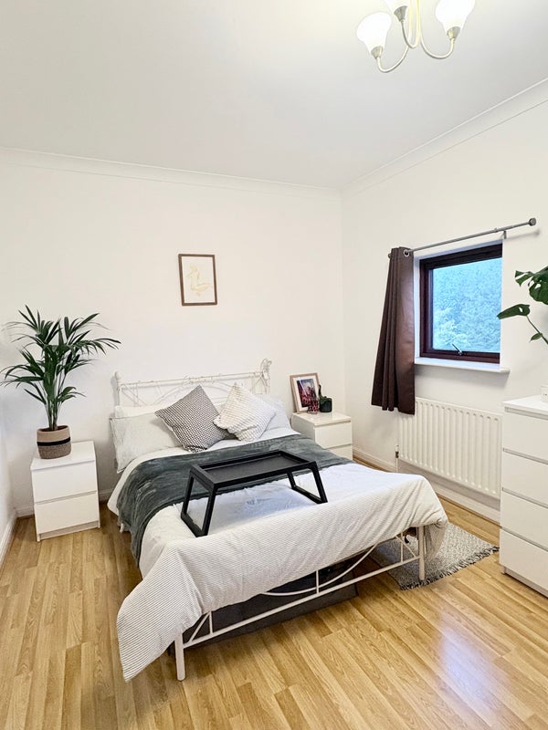 Room Plover Way in Greater London